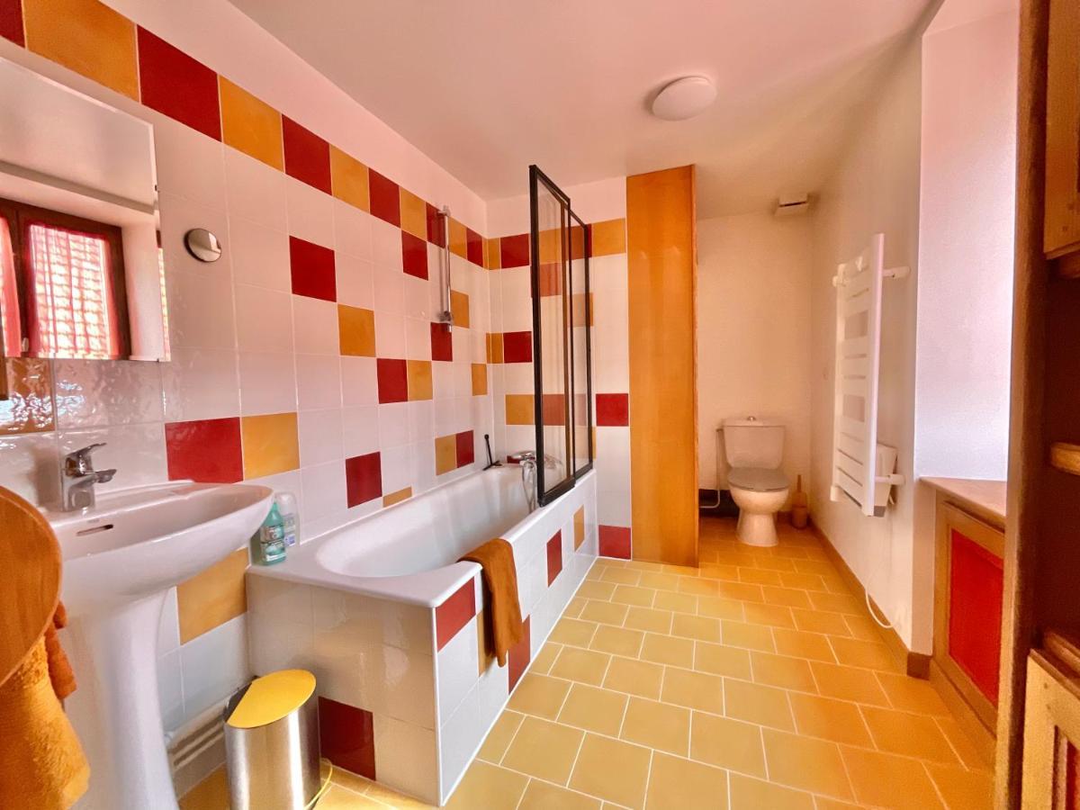 Villa Rue De La Tour Du Pin Fontaine-Française Esterno foto